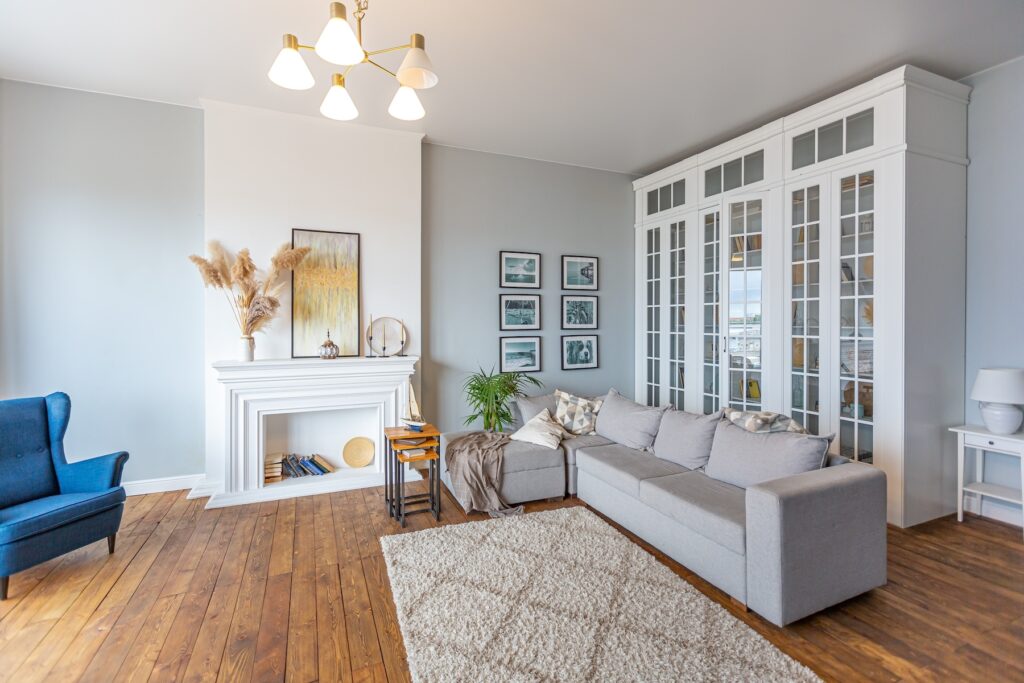 Spacious,modern,very,bright,living,room,in,pastel,colors,,gray